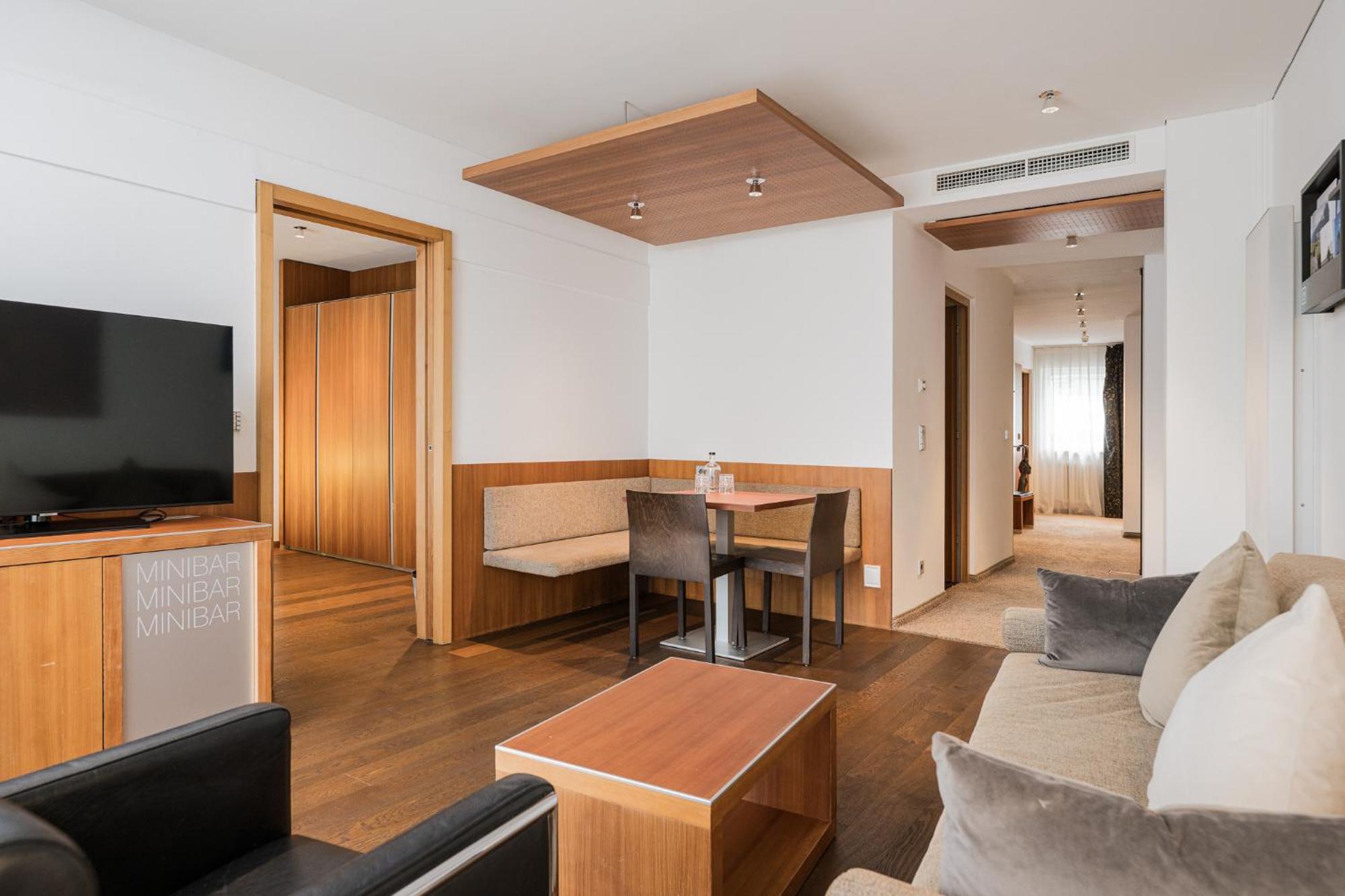 נטורנו Lindenhof Pure Luxury & Spa Dolcevita Resort מראה חיצוני תמונה